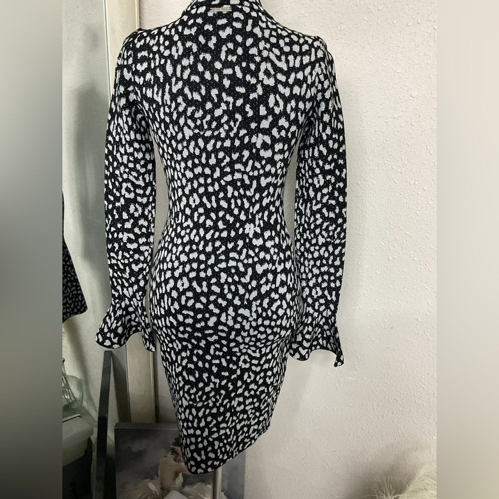 👗NWT MICHAEL METALLIC DRESS WITH FLARED SLEEVES👗 - Picture 11 of 13